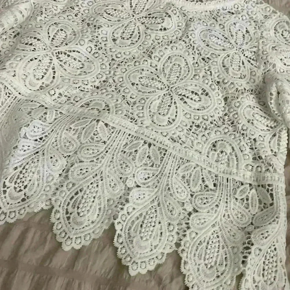 BOHO White Lace Short Sleeve top - size SMALL - Picture 2 of 4